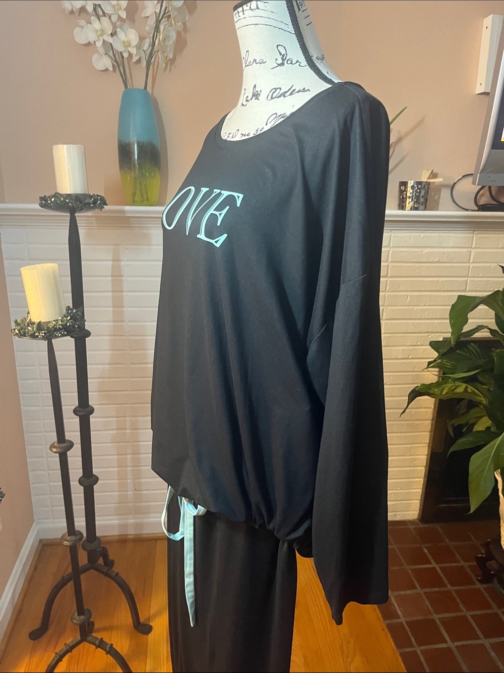LOVE Black Lounge Set with Teal Accents - Picture 6 of 10